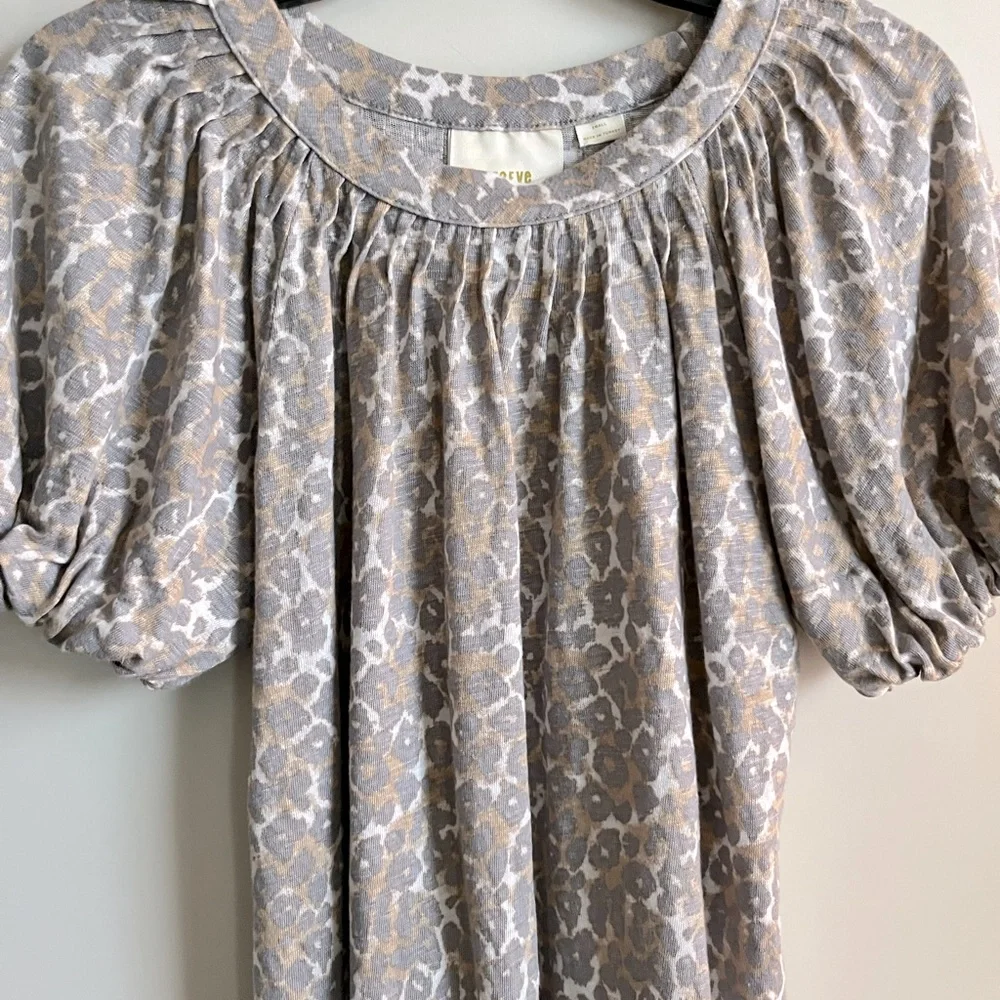 Anthropologie Maeve Gray Leopard Animal Print Puff Sleeve Top size Small
